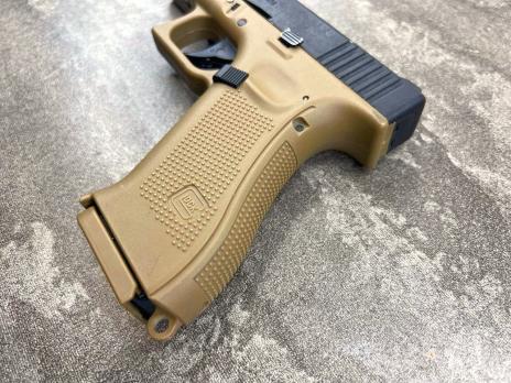 Пистолет пневматический Umarex Glock 19X (металл, подвижный затвор, песочный, CO₂) ВВ 4.5 мм 